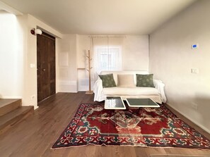 Living area - Vrbo Property (Marche)