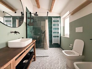Bathroom - Vrbo Property (Marche)