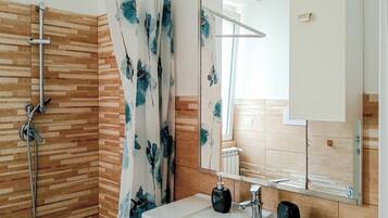 Apartment, Balkon | Badezimmer