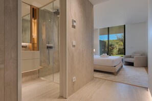 Hair dryer, towels, soap, shampoo - Savoy Monumentalis Garden View (Funchal)