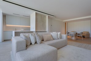 Living area - Savoy Monumentalis Garden View (Funchal)