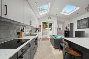 House - Modern 5 bed New Cross Greenwich House (London)