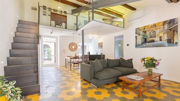 Luxury Loft, 2 Bedrooms | Interior