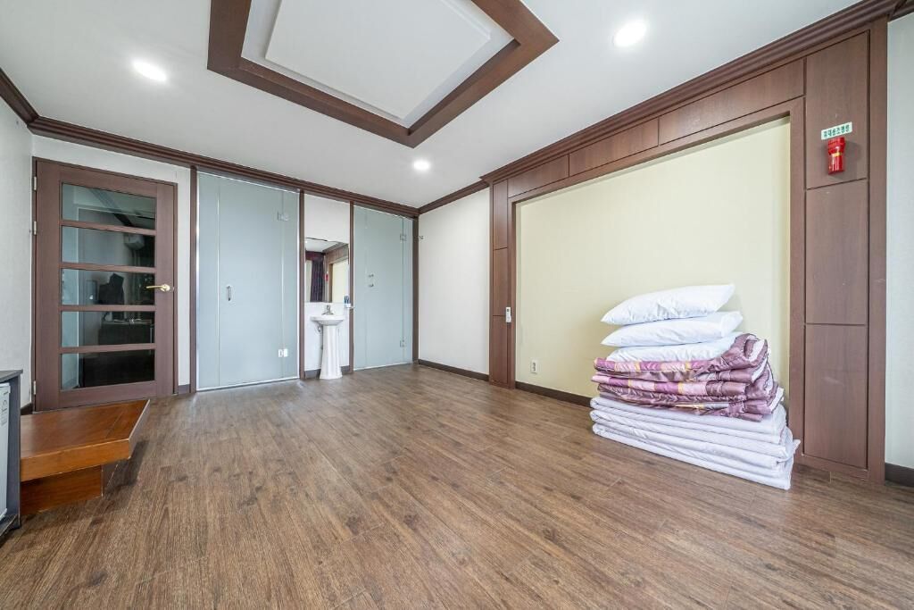 Basic Room, Balcony, Ocean View | Interior