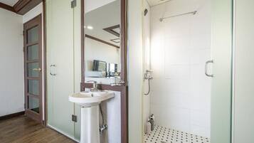 Room, Balcony, Sea View | Bathroom | Separate tub and shower, hair dryer, slippers, towels