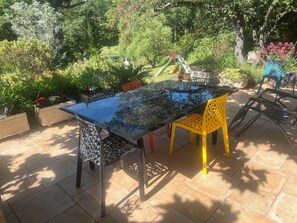 Outdoor dining - Provençal villa 210 m² with large 10 m pool (Roussas)
