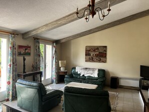 Living area - Vrbo Property (Roussas)