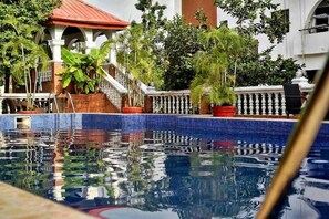 Estúdio luxo, vista para a piscina | Piscina | 7 piscinas externas