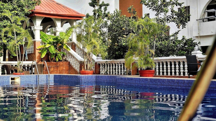 Frenezia Hotel and Apartment