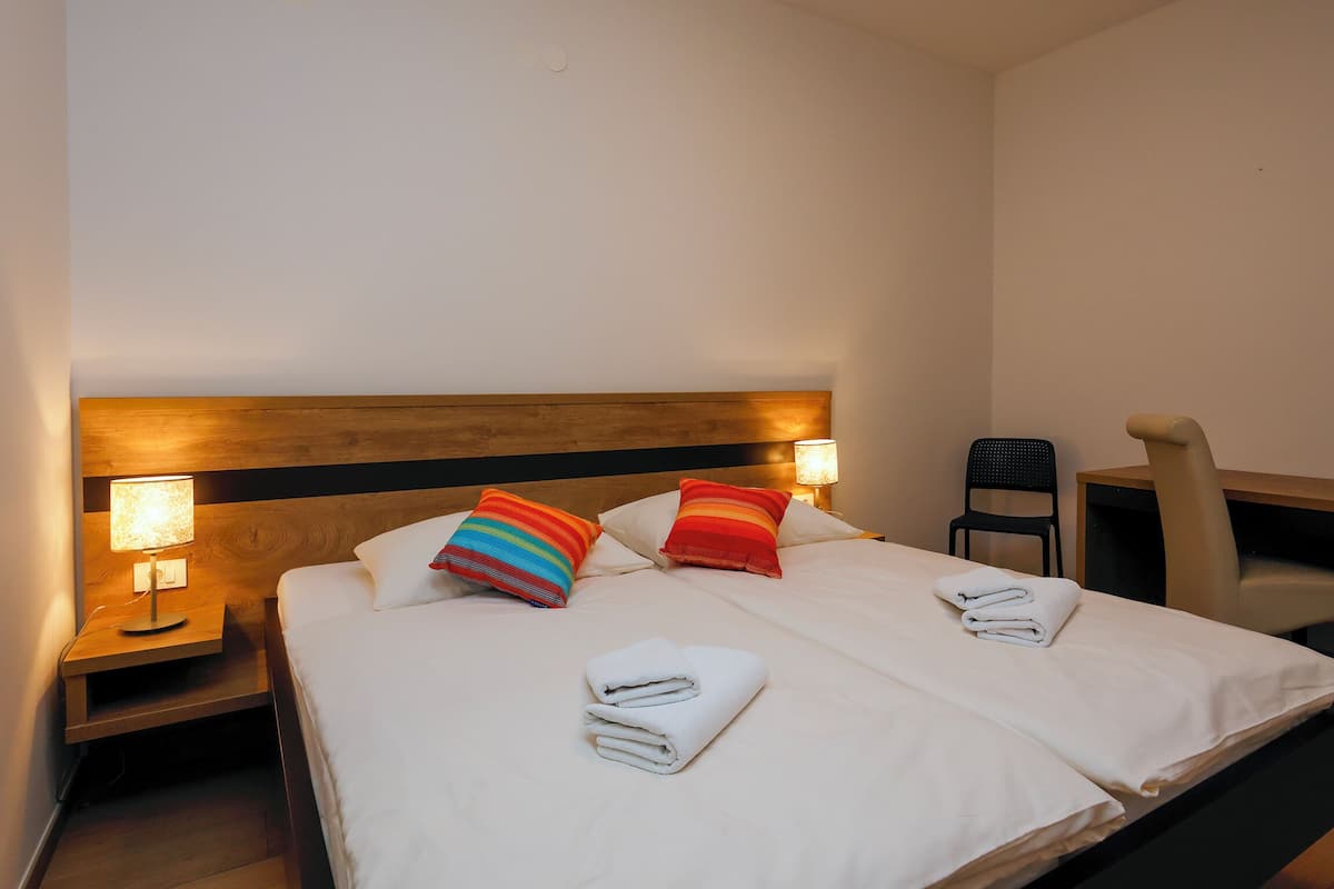 Double Room, Mountain View | In-room safe, desk, free WiFi