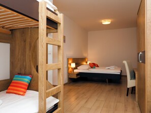 In-room safe, desk, free WiFi - Guesthouse Rajski okusi Sveta Gora (Solkan)