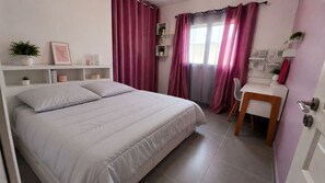 Room - Vrbo Property (Saint-Maurice-sur-Eygues)