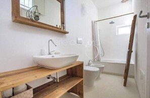 Dusj, boblebad, hårføner og bidé