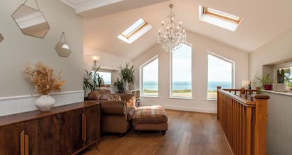 Stunning Botany Bay Beach House - Heated Pool - Open May - September!