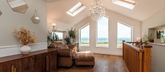 Stunning Botany Bay Beach House - Heated Pool - Open May - September!