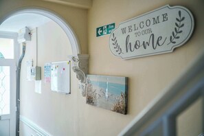 Interior - Peaceful 4-Bed Home in Aylesbury (Aylesbury)