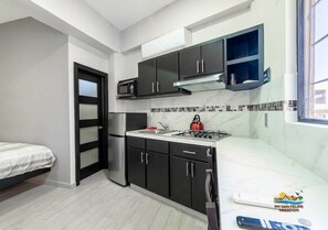 Private kitchen - Mar de Cortez Studio 1 | 1 Block to Malecon | Pool (San Felipe)