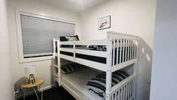 4 chambres, bureau, Wi-Fi, draps fournis
