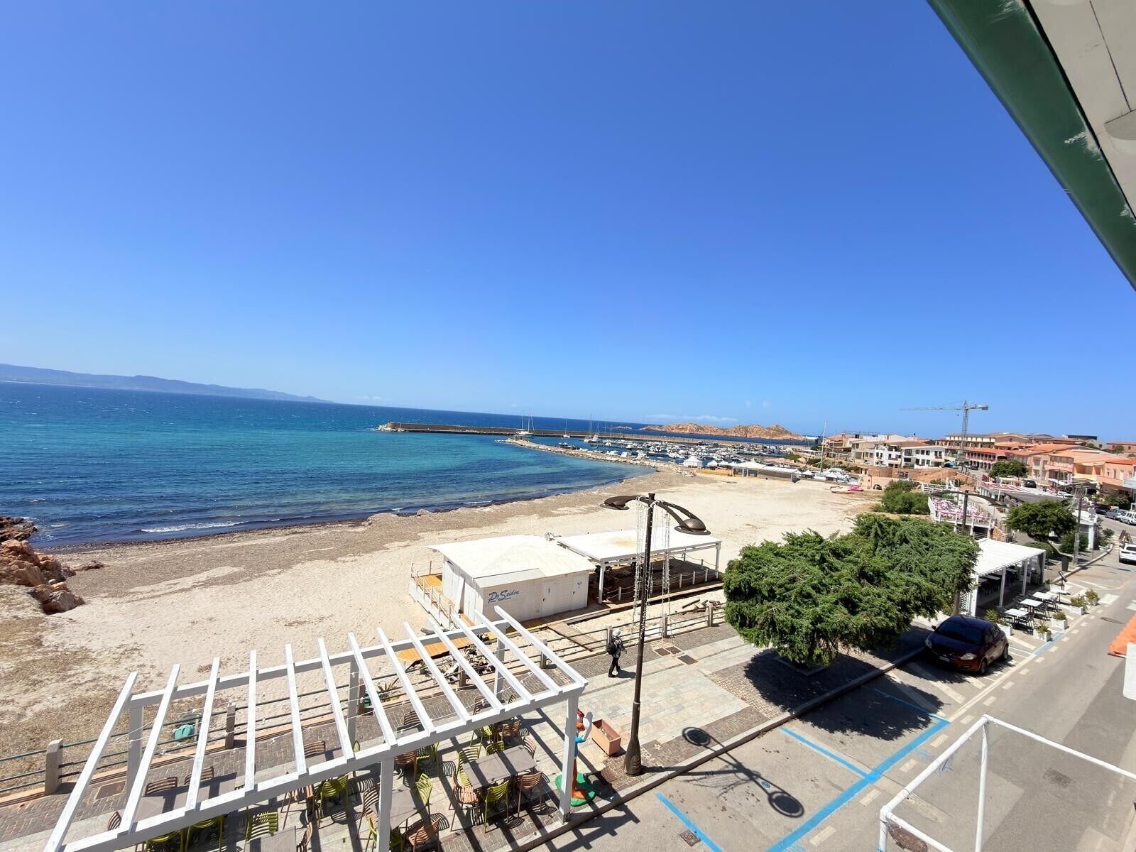 Una playa cerca