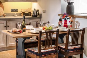 Dining - The Reading Room - sleeps 4 guests  in 2 bedrooms (Atworth)