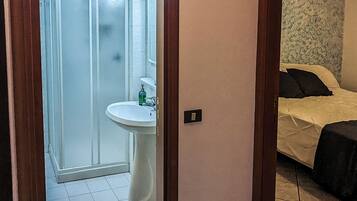 Apartment, Balkon | Badezimmer