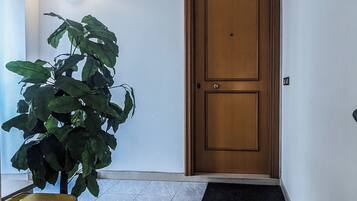Appartamento, balcone | Interni