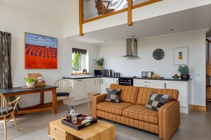 Fireplace - Little Pitnacree -  sleeps 2 guests  in 1 bedroom (Pitlochry)