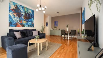 Comfort Apartment, 2 Bedrooms, Non Smoking | Blackout drapes, iron/ironing board, free WiFi, bed sheets