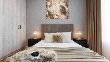 Cortinas blackout, tabla de planchar con plancha y wifi gratis