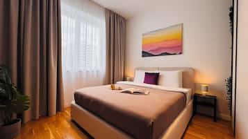 Apartemen Comfort, 1 kamar tidur, Bebas Asap Rokok | Tirai kedap cahaya, setrika/meja setrika, Wi-Fi gratis, dan seprai linen