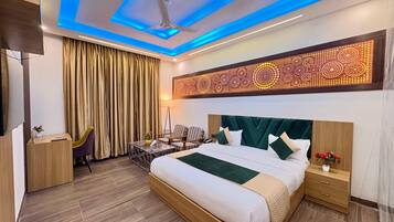 Luxury Double Room, Smoking, Housekeeping