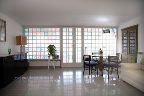 Interior - Petito House - Cozy apartment surrounded by greenery. (Giugliano in Campania)