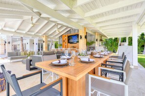 Outdoor dining - Sunset Golf Villa Tenerife (Adeje)