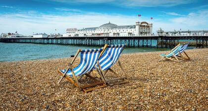 Central Hove Patio Flat | Close to Station/Beach