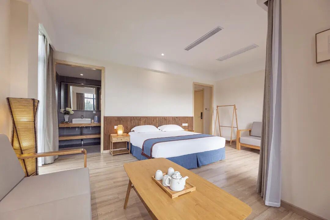 Chambre Confort double, vue sur le lac | Couette en duvet, espace de travail pour ordinateurs portables