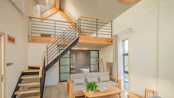 Suite Comfort, vista lago | Copriletto in piuma, tende oscuranti, insonorizzazione, Wi-Fi gratuito