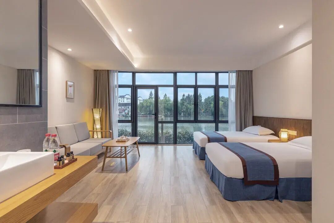 Chambre Confort avec lits jumeaux, vue sur le lac | Couette en duvet, espace de travail pour ordinateurs portables