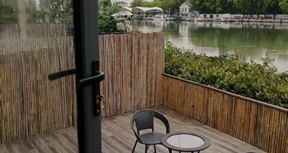 Lake Villa Boutique Guesthouse
