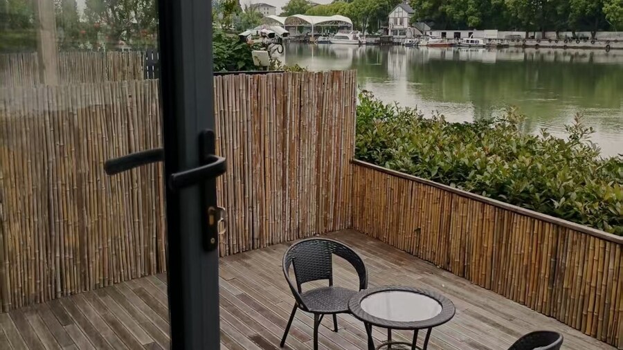 Lake Villa Boutique Guesthouse