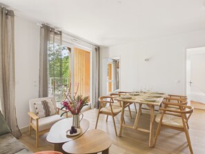 Dining - La Vague Dorée - 6 guests - shared pool (Biscarrosse)