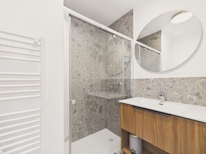 Shower, hair dryer - Padang Padang - studio for 3 - shared pool (Biscarrosse)