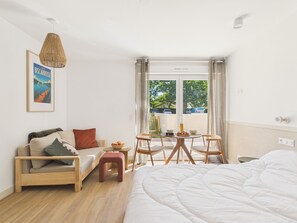 Room - Padang Padang - studio for 3 - shared pool (Biscarrosse)