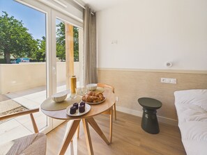 Dining - Padang Padang - studio for 3 - shared pool (Biscarrosse)