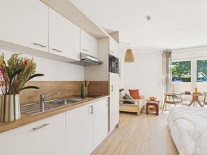 Fridge, microwave, dishwasher, coffee/tea maker - Padang Padang - studio for 3 - shared pool (Biscarrosse)