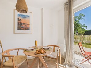 Outdoor dining - Desert Point - studio for 3 - shared pool (Biscarrosse)