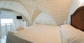 Room - Anemone Studios - Double room with extra bed in Salento (Uggiano La Chiesa)