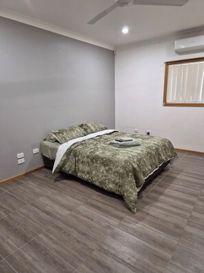 2 bedrooms, bed sheets