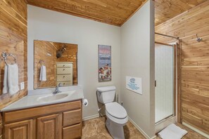 Bathroom - The Casita- Casa Arroyo Sporting Lodge (Arroyo City)