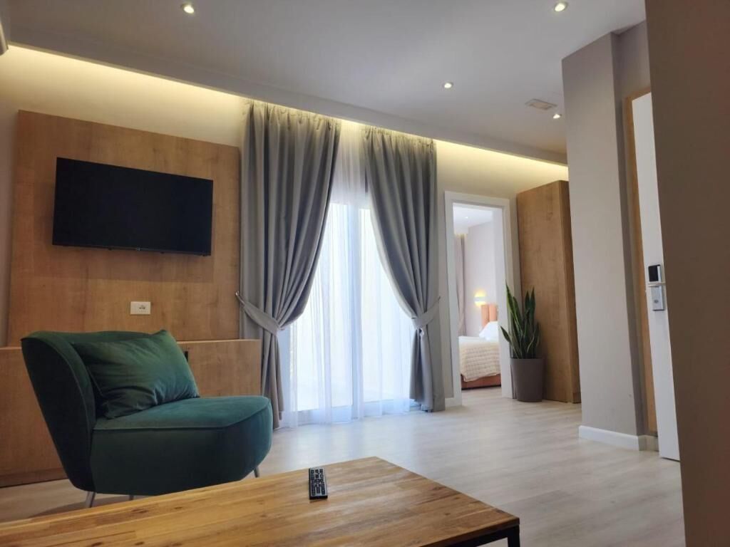 Departamento, vista parcial al mar | Escritorio, insonorización, tabla de planchar con plancha y wifi gratis 