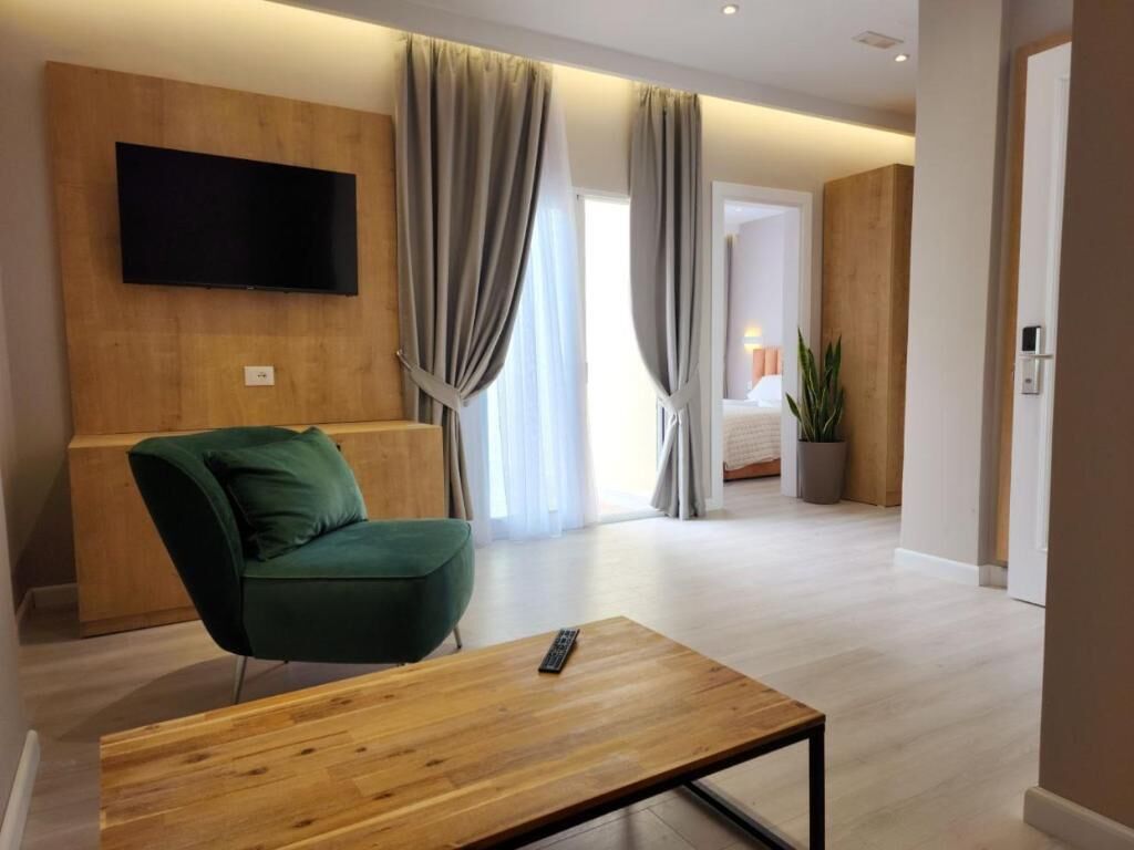 Departamento, vista parcial al mar | Escritorio, insonorización, tabla de planchar con plancha y wifi gratis 